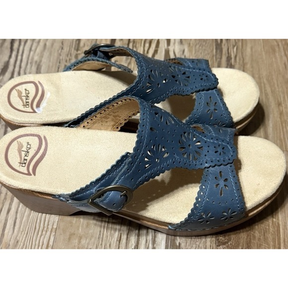 Dansko Blue Boho Floral Laser Cut Out Leather Slip On Sandals Clogs Size 39 - Picture 3 of 5